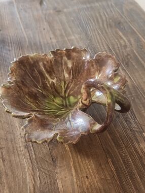 Vtg. Leaf-Shaped Ceramic Dish Touch Of Class